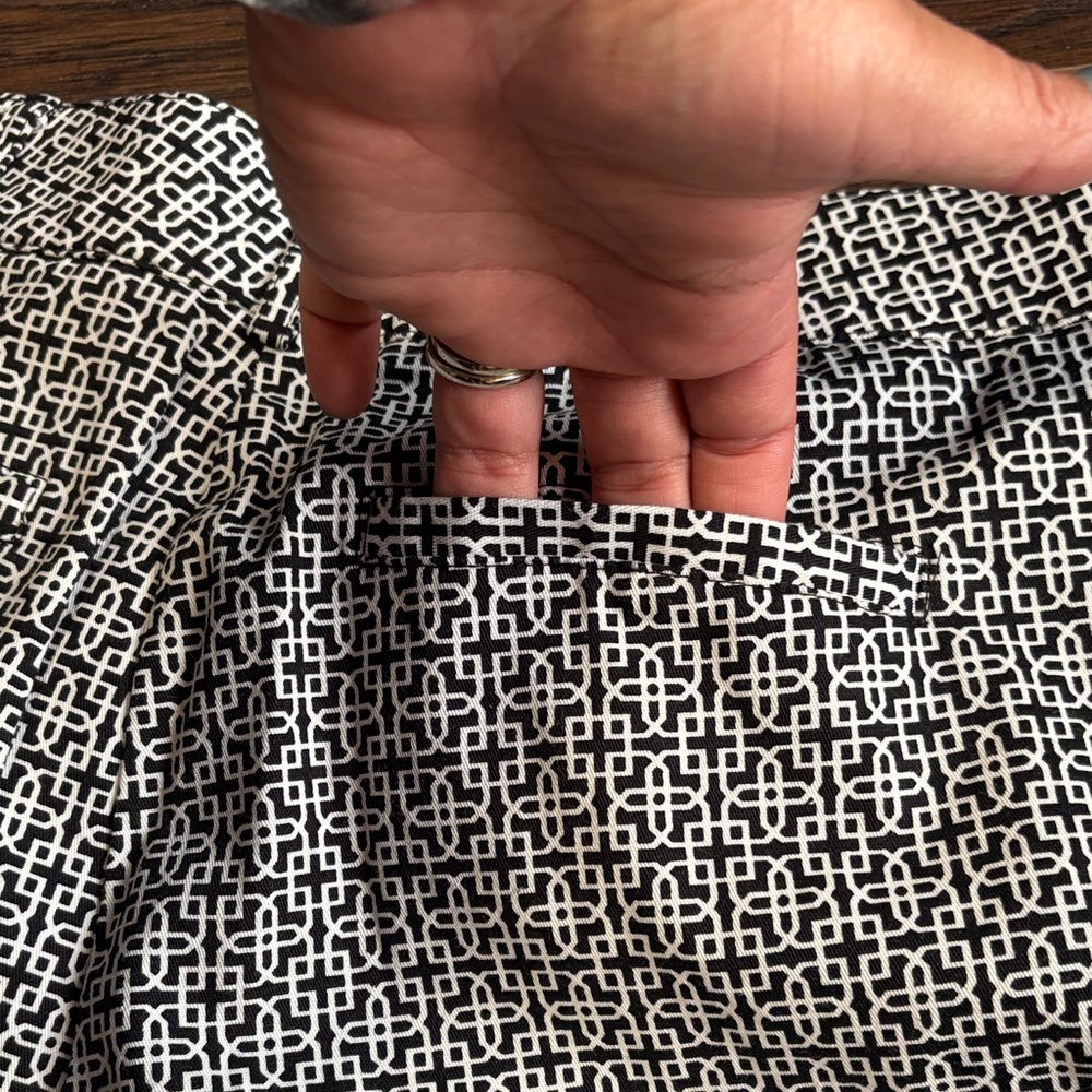 Counterparts Stretch Black and White Patterned Cropped Pants - Picture 9 of 11